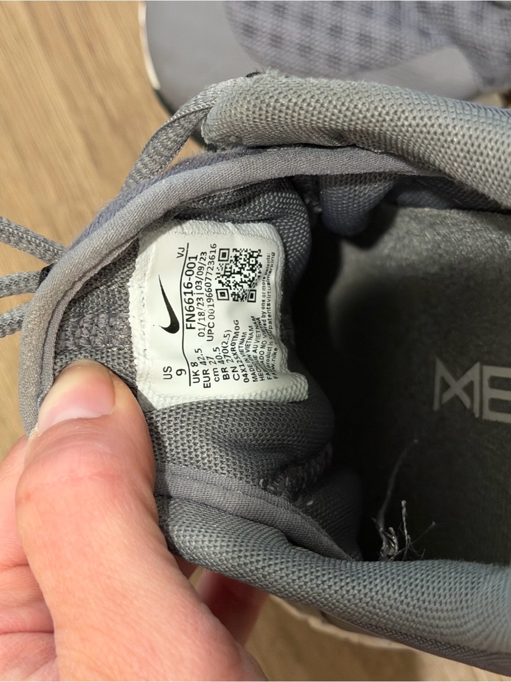 Nike Gray Metcon - Mens size 9 - Picture 6 of 6